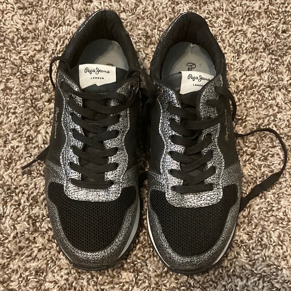 New Without Tags Pepe Jeans Black Silver Sneakers sz 6 - Picture 1 of 3